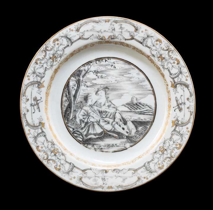 Chinese export porcelain dinner plate with a European subject scene en grisaille